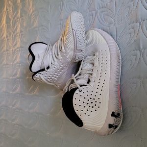 Size 6.5 Under Armour high top tennis shoes